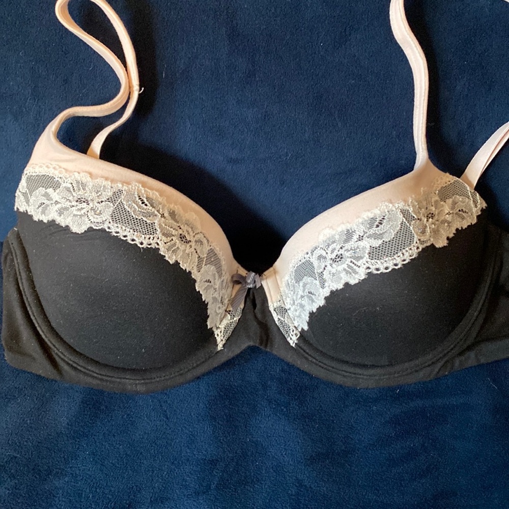 Victoria’s Secret 36B bra